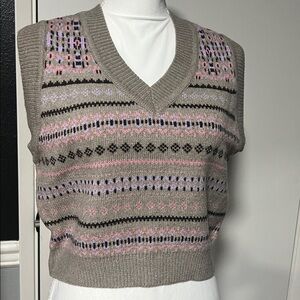 Love Tree V-Neck Patterned Sweater Vest - Gray and Pink